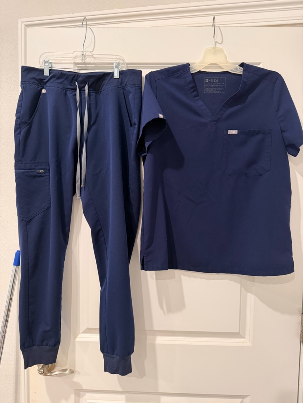 Figs Catarina top and Zamora joggers navy size medium